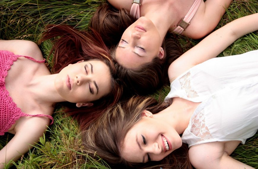 Las amistades enriquecen la vida y mejoran la salud