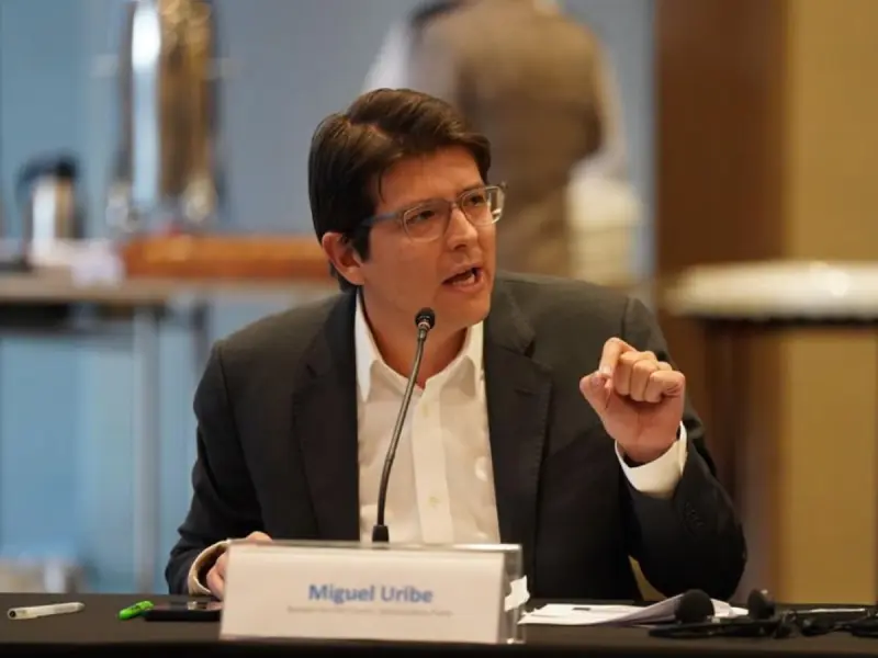 Infopangea Miguel Uribe Turbay.