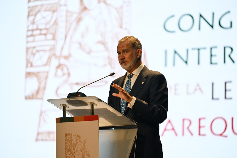 Felipe VI: “Ninguna lengua nació para ser barrera ni muro”