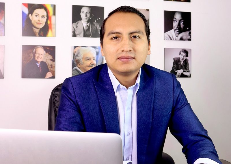 Elvis Añanca: “La comunicación política aún tiene que mejorar en el Perú”